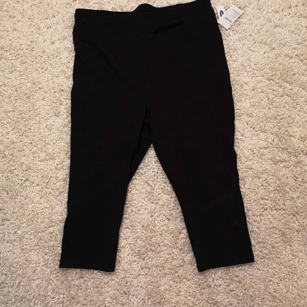 OLD NAVY MATERNITY Capris